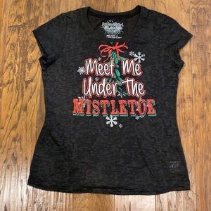 Meet Me Under The Mistletoe Christmas T-shirt  XL Rocker Girl